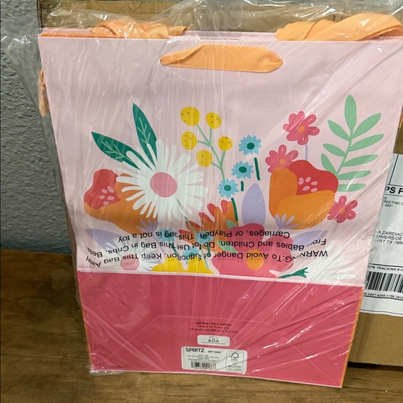 Spritz Floral Gift Bag in Pink and Peach 24 bags medium size NEW - Picture 2 of 3